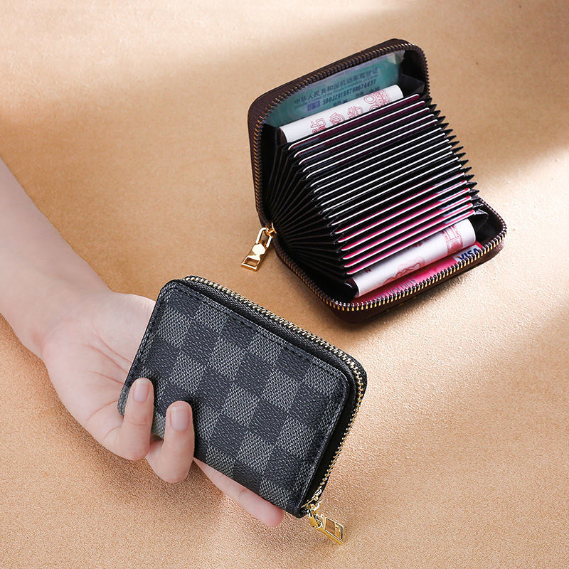 RTS: CHECKER CARD HOLDER