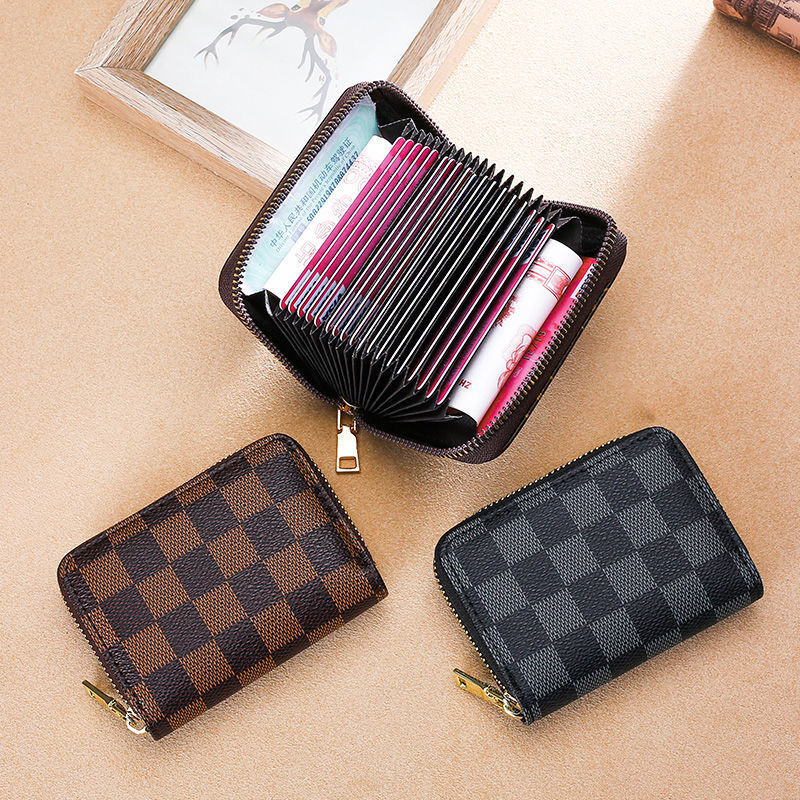 RTS: CHECKER CARD HOLDER