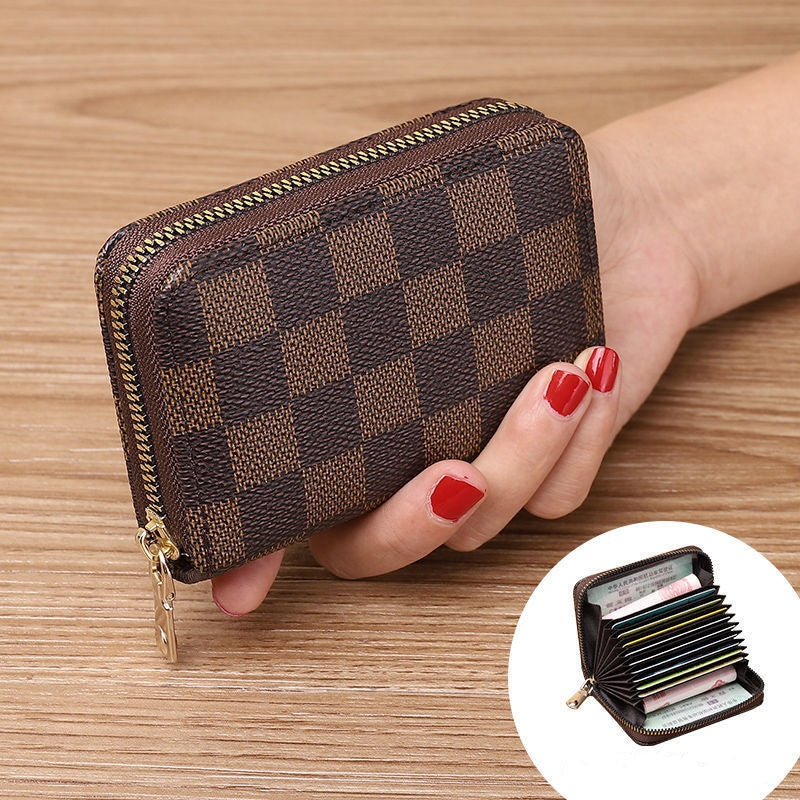 RTS: CHECKER CARD HOLDER