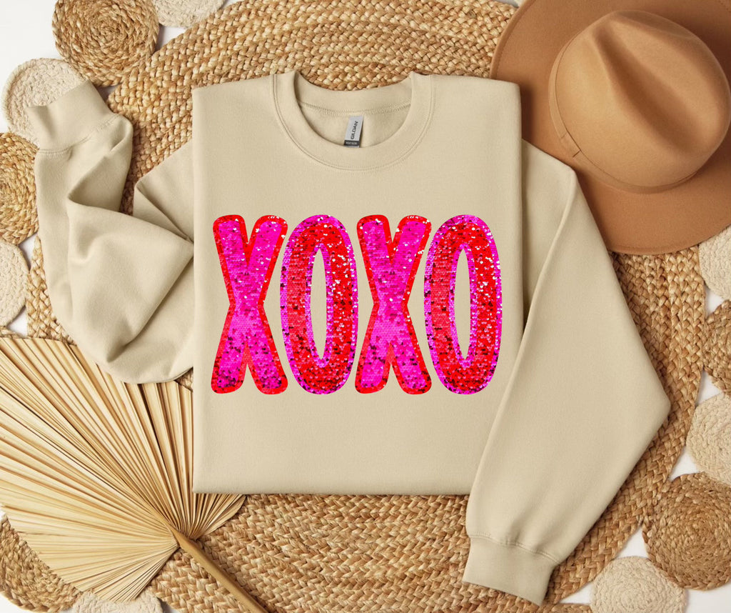 XOXO SWEATSHIRT.